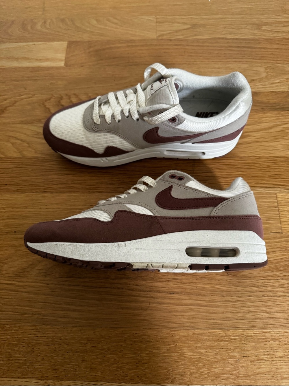 Nike Air Max 1 in White and Mauve size 9
